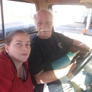 Meet your Posher, Tee